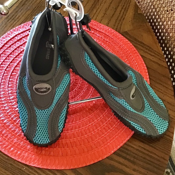 water shoes size 8
